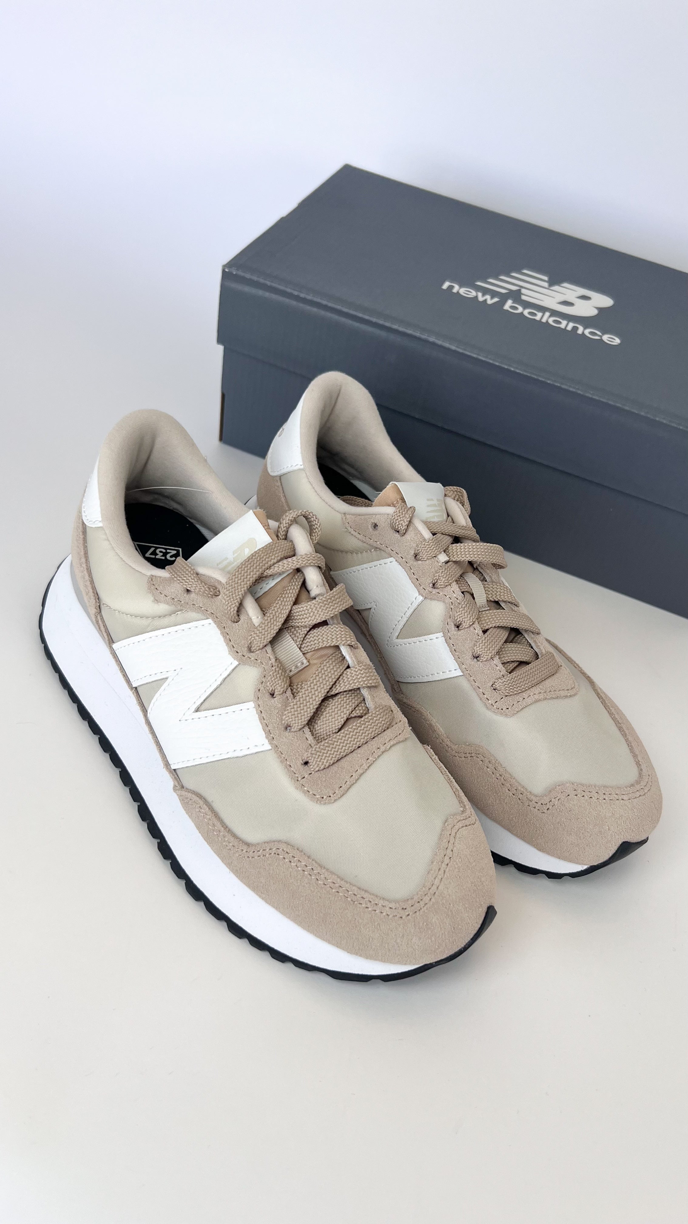 New Balance 237 Sneakers