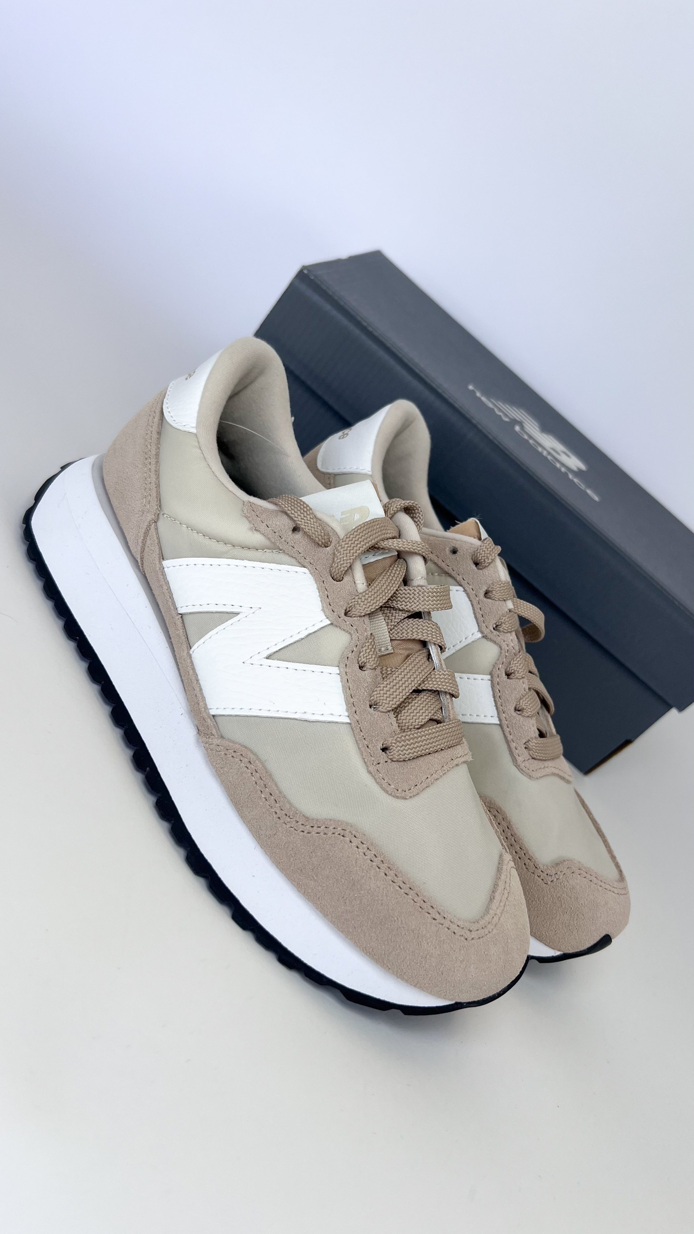 New Balance 237 Sneakers