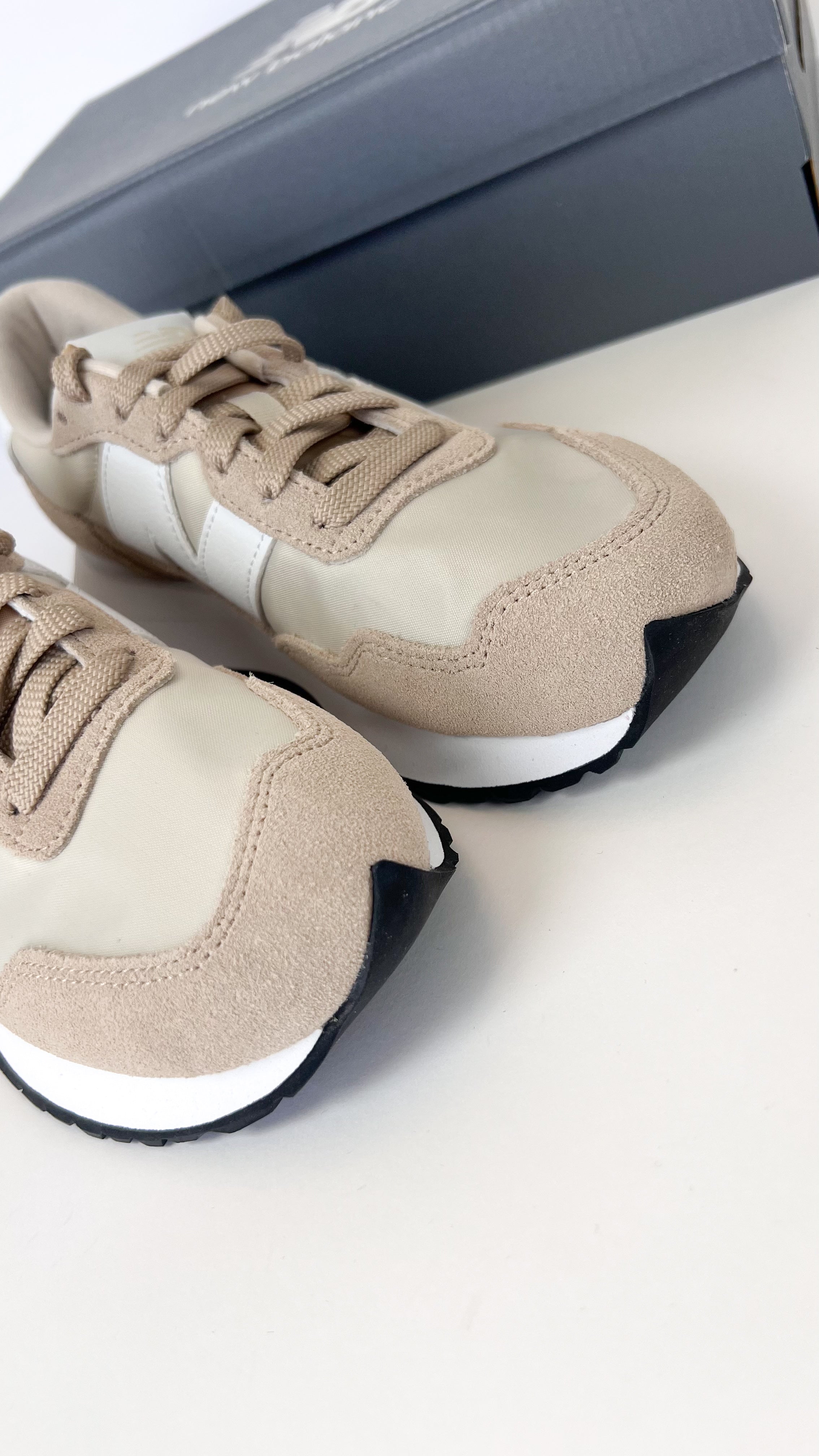 New Balance 237 Sneakers