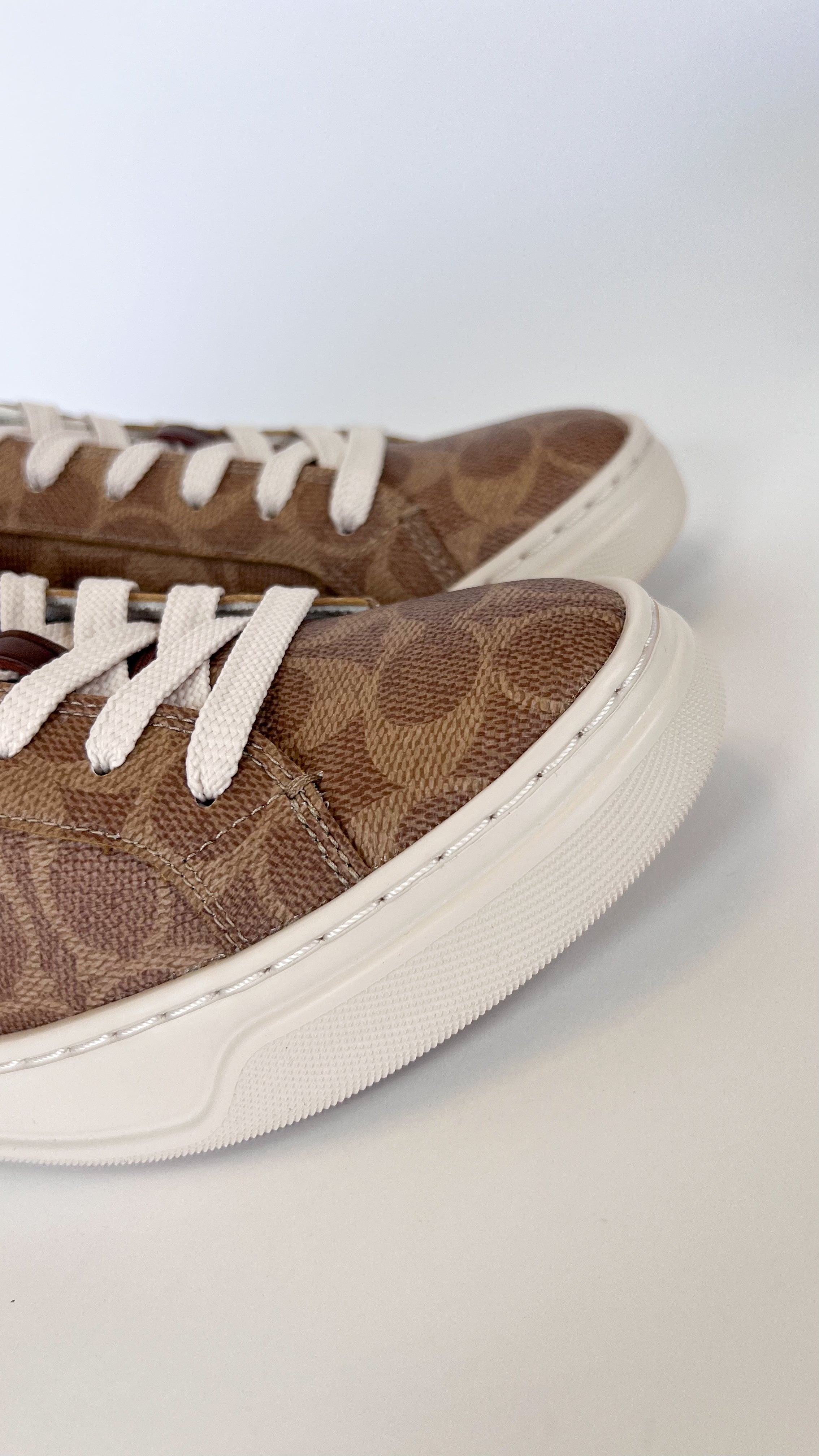 COACH High Line Signature Sneaker